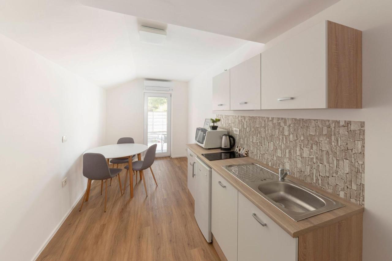 Apartments Berni ลูบลิยานา ภายนอก รูปภาพ